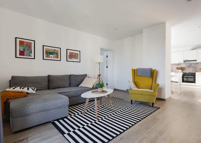 Sea & By Interhome