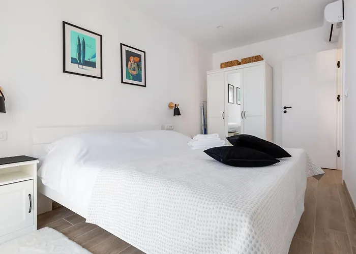 شقة Sea & By Interhome